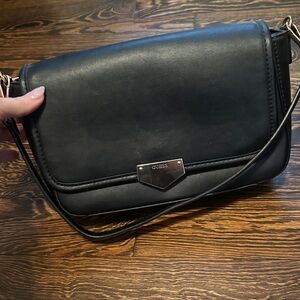 GUESS Elegant Black shoulder Bag